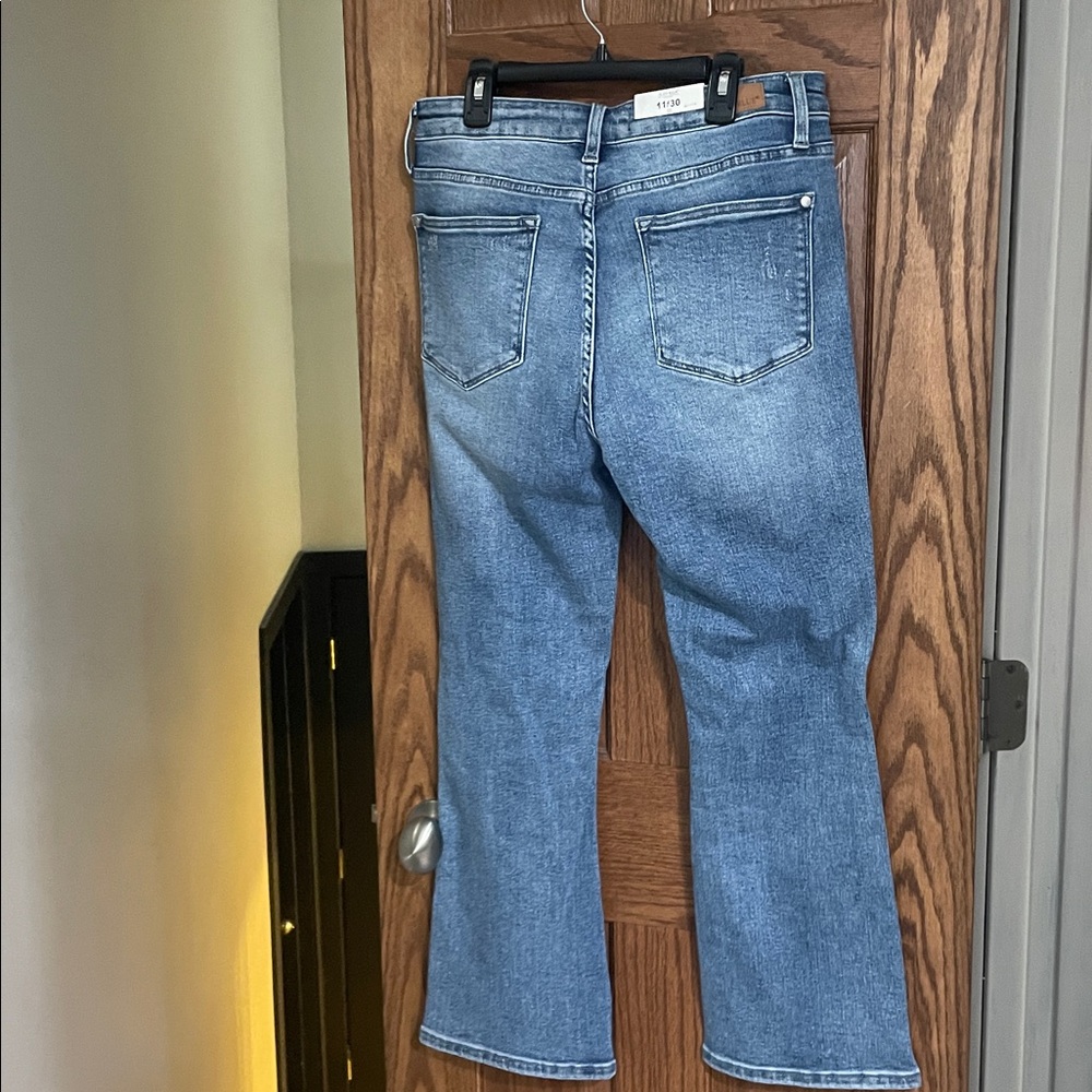 Judy Blue mid rise demi cropped bootcut NWT size 11/30 - Picture 2 of 5